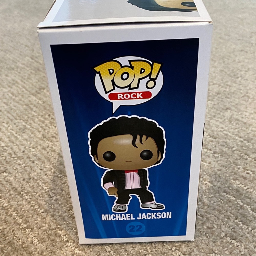 Funko Pop Rock Michael Jackson Figure with Pink and Black Outfit - Picture 4 of 8